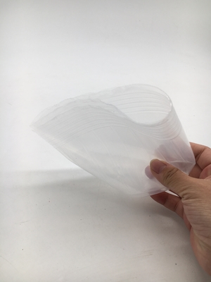Miękki i cienki plastikowy garnek, przezroczysty i czarny