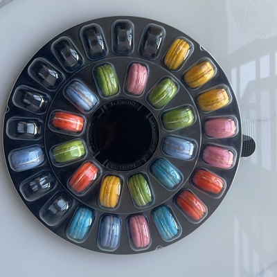 Macaron 33-ziarniste opakowanie przejrzyste opakowanie na tacy opakowanie podręczne pudełko opakowanie macaron przenośne opakowanie macaron przejrzyste pudełko opakowanie macaron przejrzyste pudełko plus opakowanie kartonowe