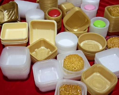 Ekologiczne, przezroczyste plastikowe tacki z makarony z niestandardowym drukiem do opakowań żywności